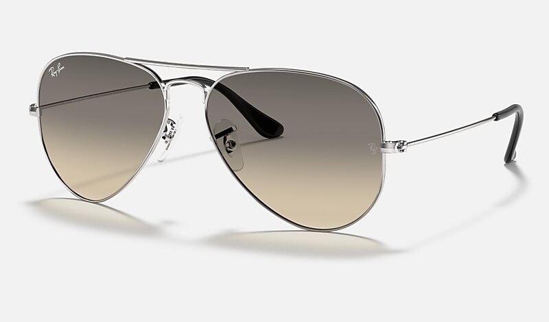 AVIATOR GRADIENT Sunglasses in Silver and Light Grey - RB3025