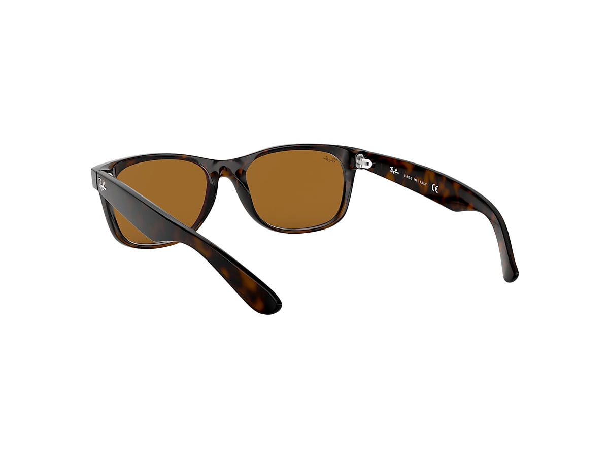 NEW WAYFARER CLASSIC Sunglasses in Light Havana and Brown - RB2132