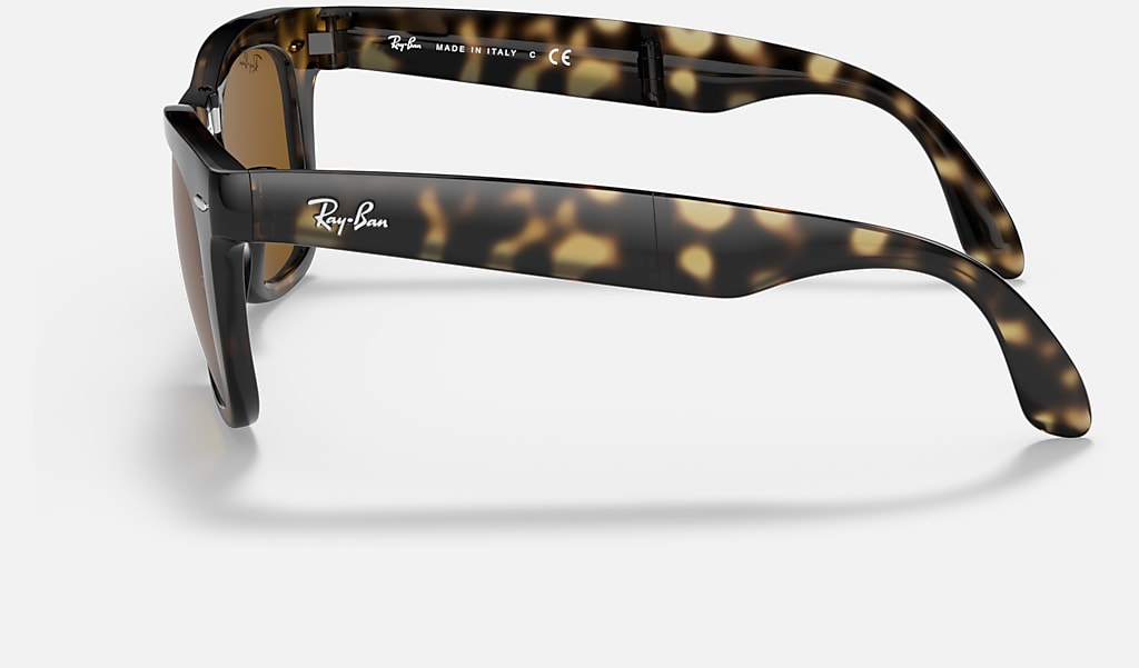 Gevaar Luiheid Voetganger Wayfarer Folding Classic Sunglasses in Light Havana and Brown | Ray-Ban®