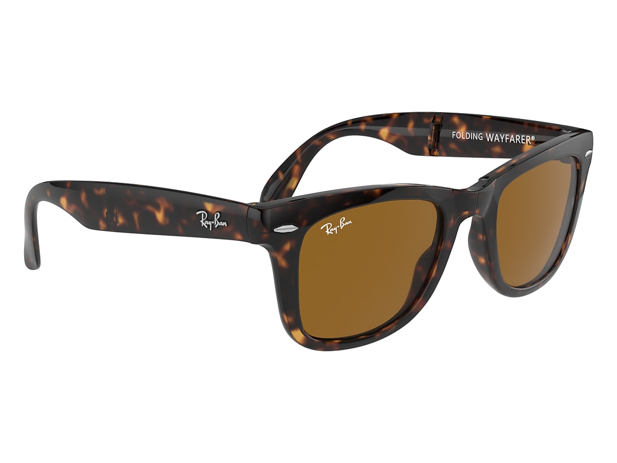 Wayfarer Folding Classic Sunglasses in Light Havana and Brown | Ray-Ban®