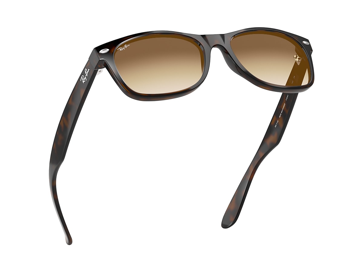 NEW WAYFARER CLASSIC Sunglasses in Light Havana and Brown RB2132