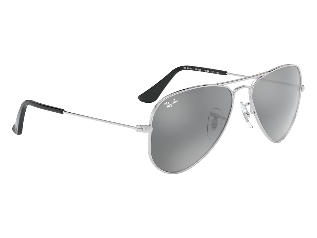 lof Rijp Brein Aviator Kids Sunglasses in Silver and Grey | Ray-Ban®