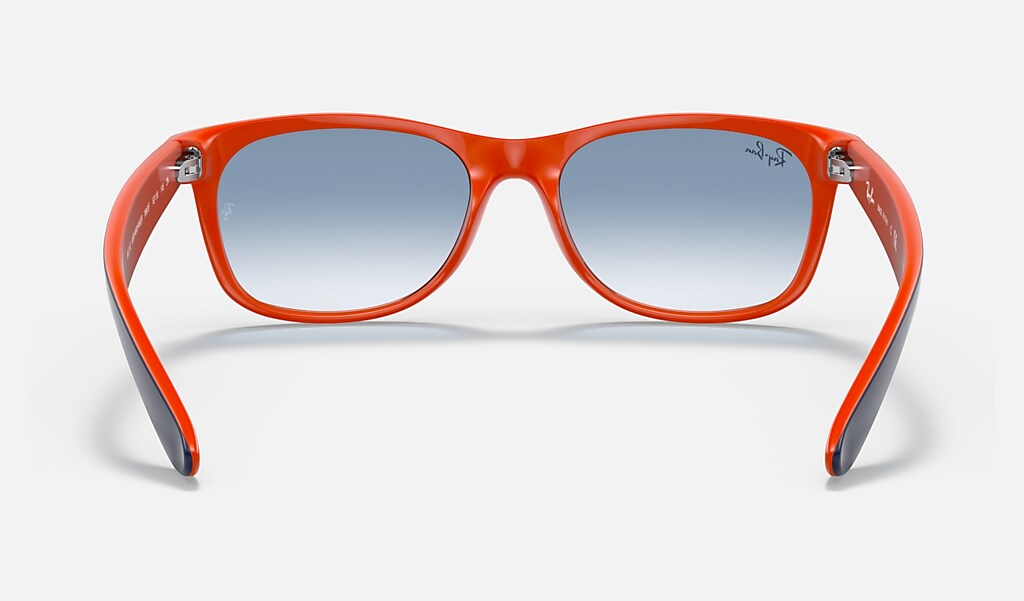 aangrenzend genezen gevechten New Wayfarer Color Mix Zonnebrillen in Blauw op Oranje en Lichtblauw | Ray- Ban®