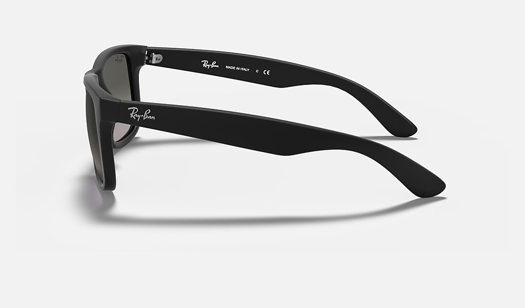 Eerlijk tafereel Stof Justin Classic Sunglasses in Black and Dark Grey | Ray-Ban®