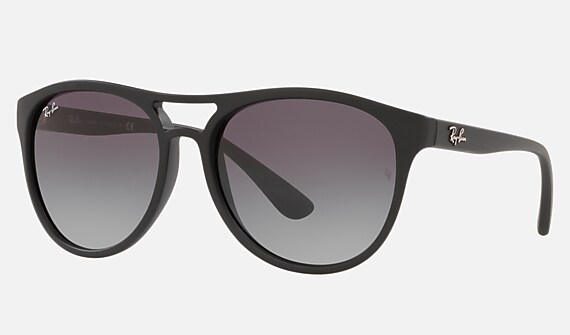 Ray-ban: Get up 50% off on Select Styles