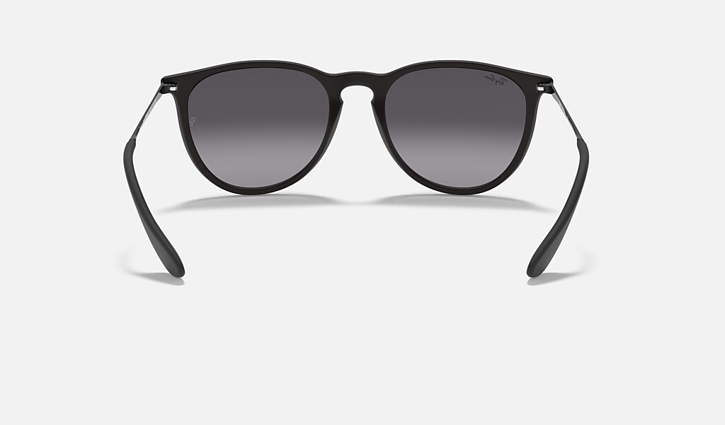 Erika Classic Sunglasses in Black and Grey | Ray-Ban®