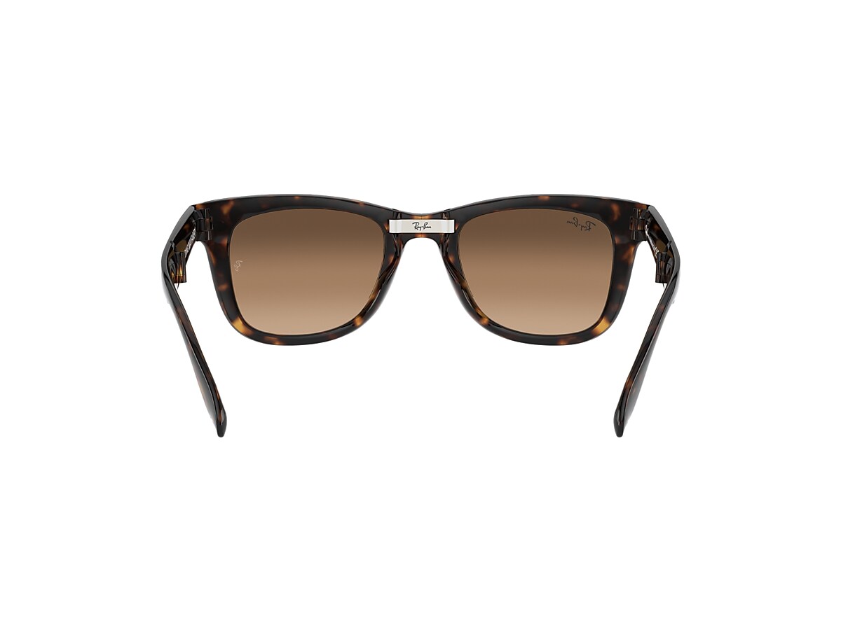 WAYFARER FOLDING CLASSIC Sunglasses in Light Havana and WAYFARER FOLDING CLASSIC Sunglasses in Light Havana and