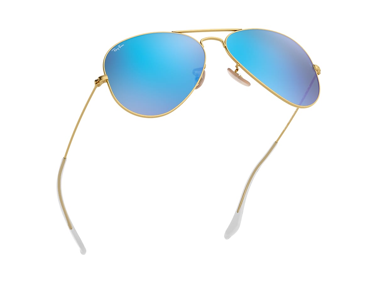 AVIATOR FLASH LENSES Sunglasses in Gold and Blue - Ray-Ban® US