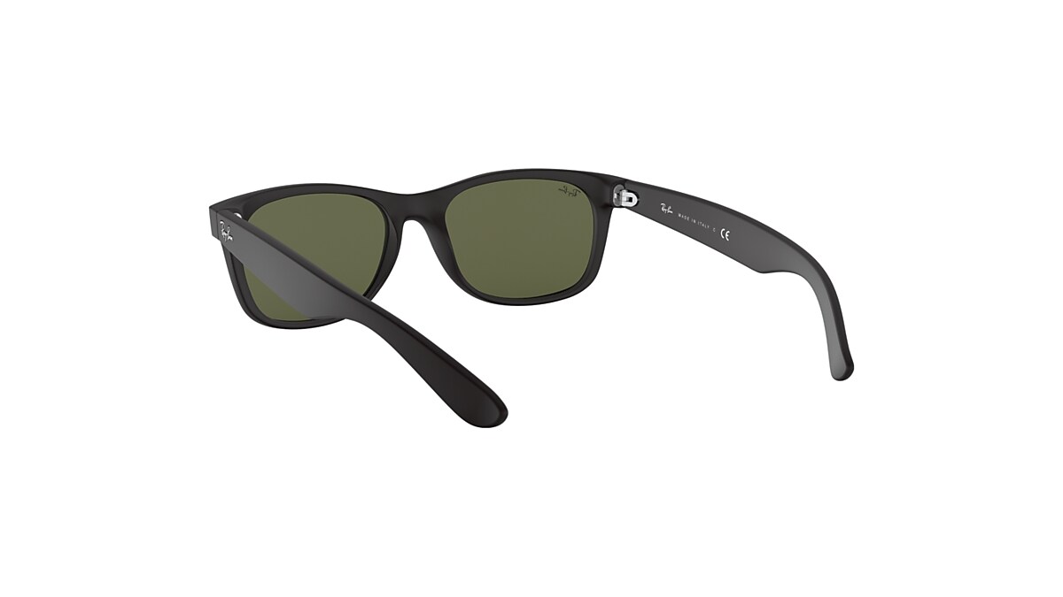 Ray-Ban Sunglasses New Wayfarer Matte Black Frame Green Lenses