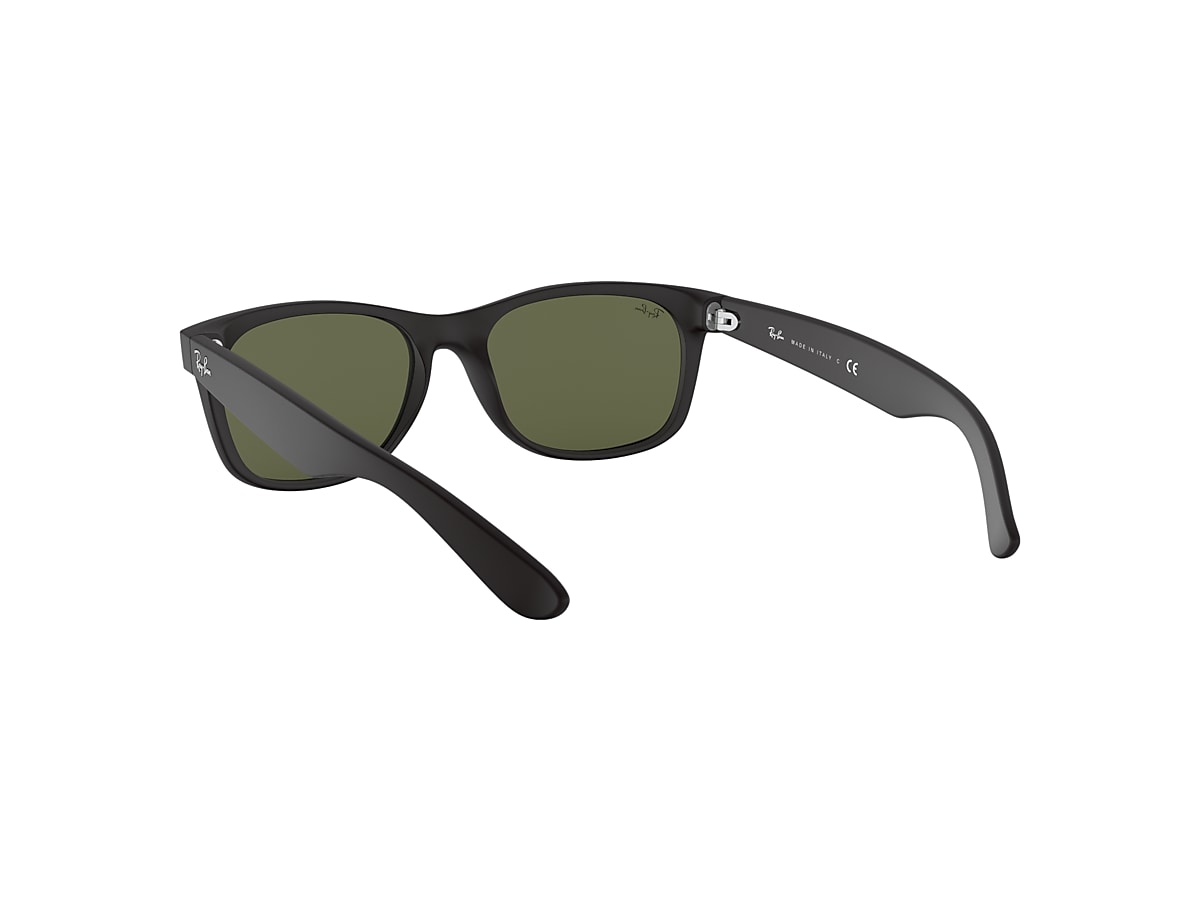 New Wayfarer Matte Sunglasses in Black and Green | Ray-Ban®