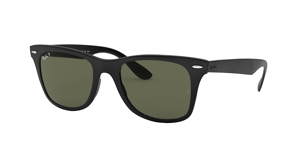 Persoon belast met sportgame Vel Stressvol Wayfarer Liteforce Sunglasses in Black and Green | Ray-Ban®