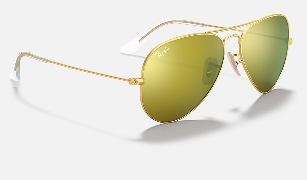 Aviator Flash Lenses Sunglasses in Gold and Yellow - RB3025 | Ray