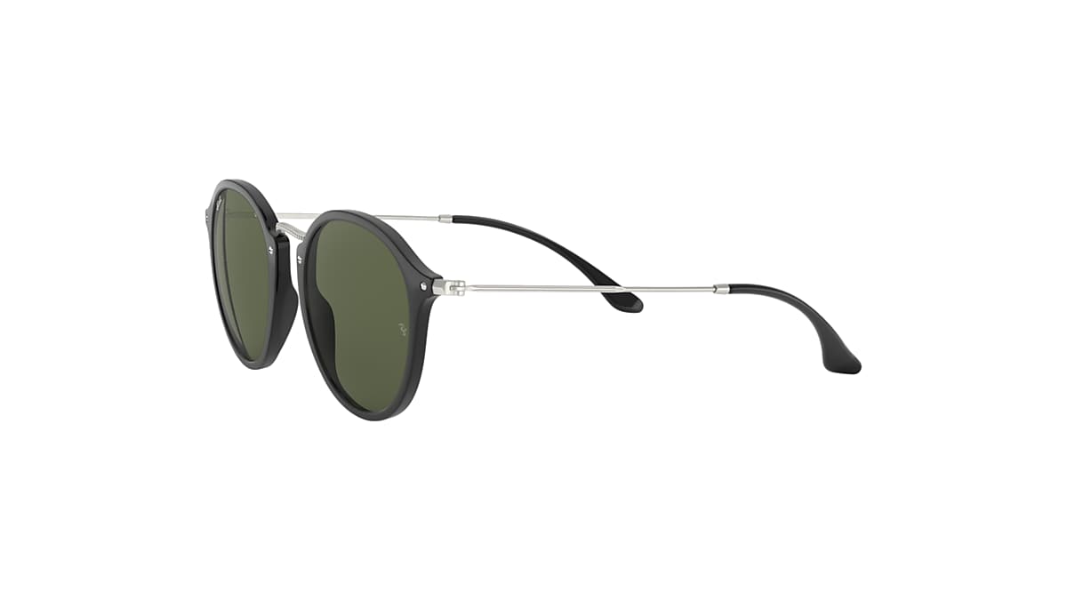 ROUND FLECK Sunglasses in Black and G-15 Green - RB2447 ROUND FLECK Sunglasses in Black and G-15 Green - RB2447