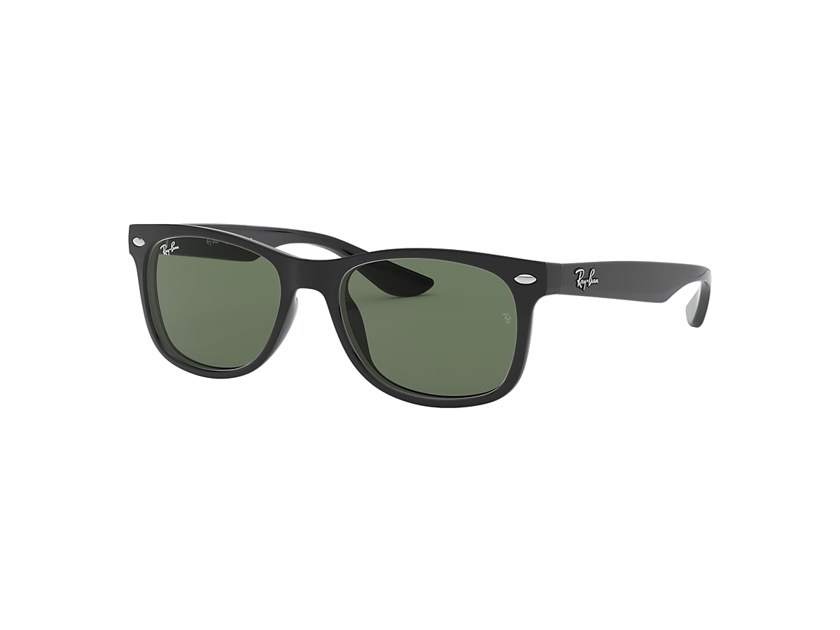 New Wayfarer Kids Sunglasses in Black and Dark Green | Ray-Ban®