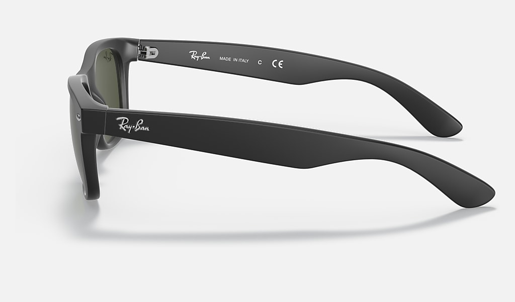 New Wayfarer Matte Sunglasses in Black and Green | Ray-Ban®