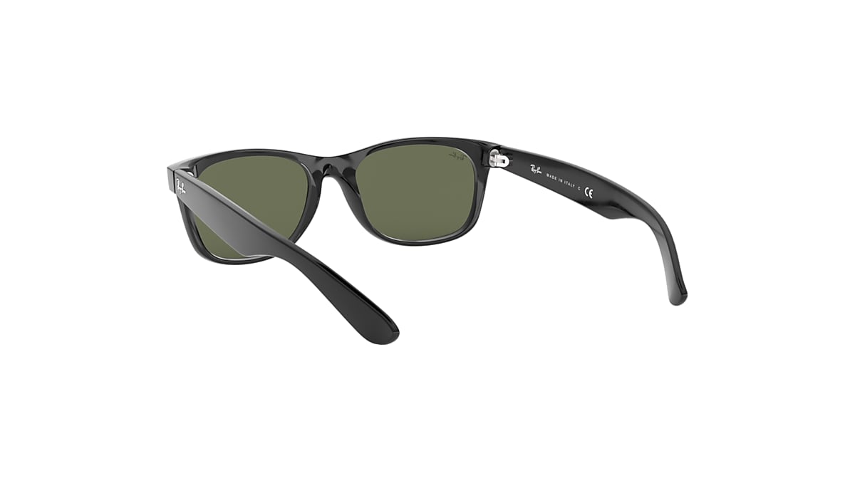 NEW WAYFARER CLASSIC Sunglasses in Black and Green - RB2132F | Ray 