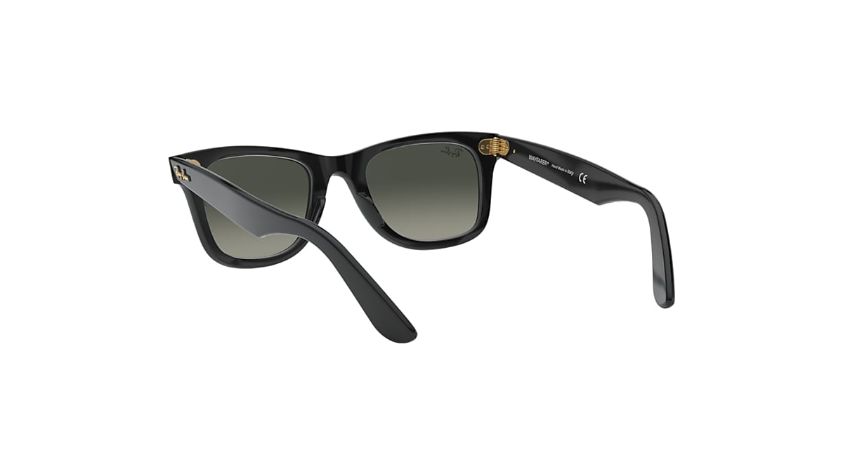 ORIGINAL WAYFARER @COLLECTION Sunglasses in Black and Grey 