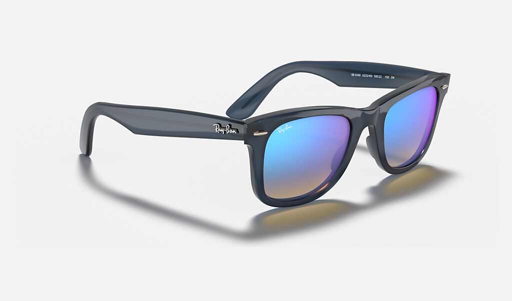 bewaker Vertrouwen faillissement Wayfarer Ease Sunglasses in Blue and Blue - RB4340 | Ray-Ban® US