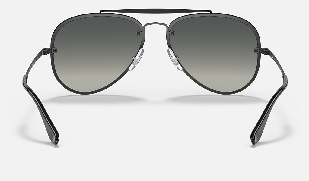 Teaching Diver Spectacular Blaze Aviator Sunglasses in Black and Grey | Ray-Ban®