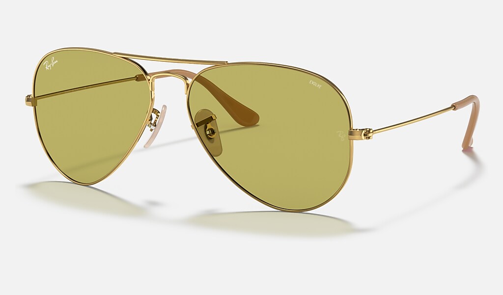 Aviator Washed Evolve Sunglasses in Gold and Green Photochromic | Ray-Ban®