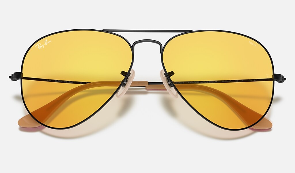 Aviator Washed Evolve Sunglasses in Black and Yellow Photochromic | Ray-Ban®