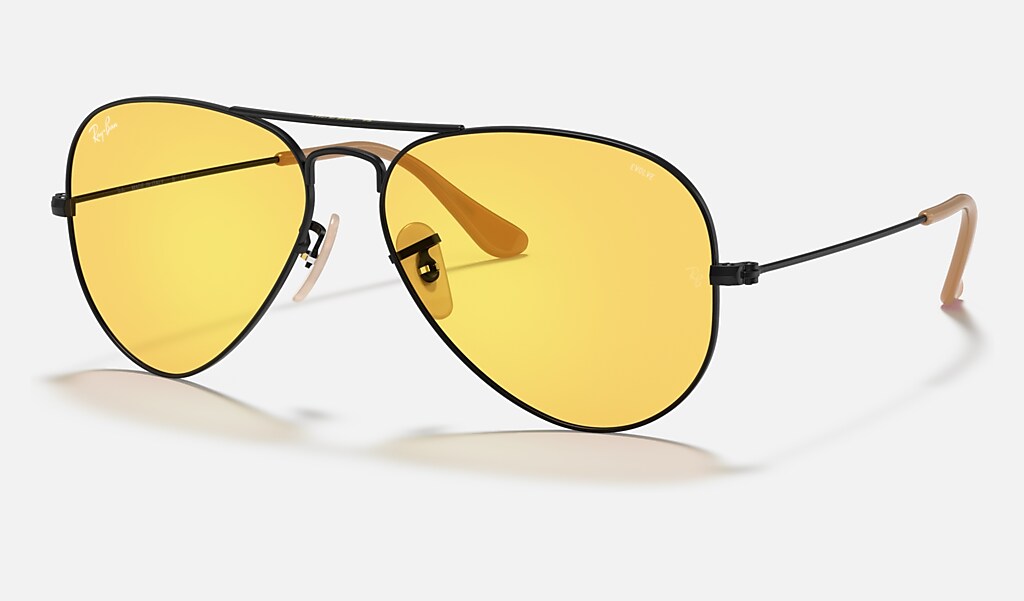 Aviator Washed Evolve Sunglasses in Black and Yellow Photochromic | Ray-Ban®