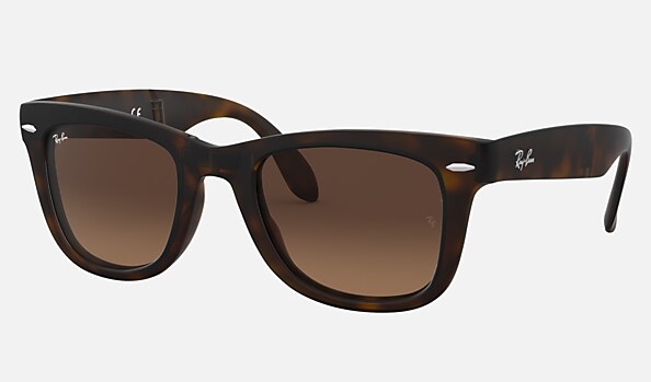 Ray Ban Rb4105 601 50 22 フォールディング ウェイファーラー クラッシック Wayfarer Folding Classic サングラス Ray Ban レイバン公式オンラインストア 日本