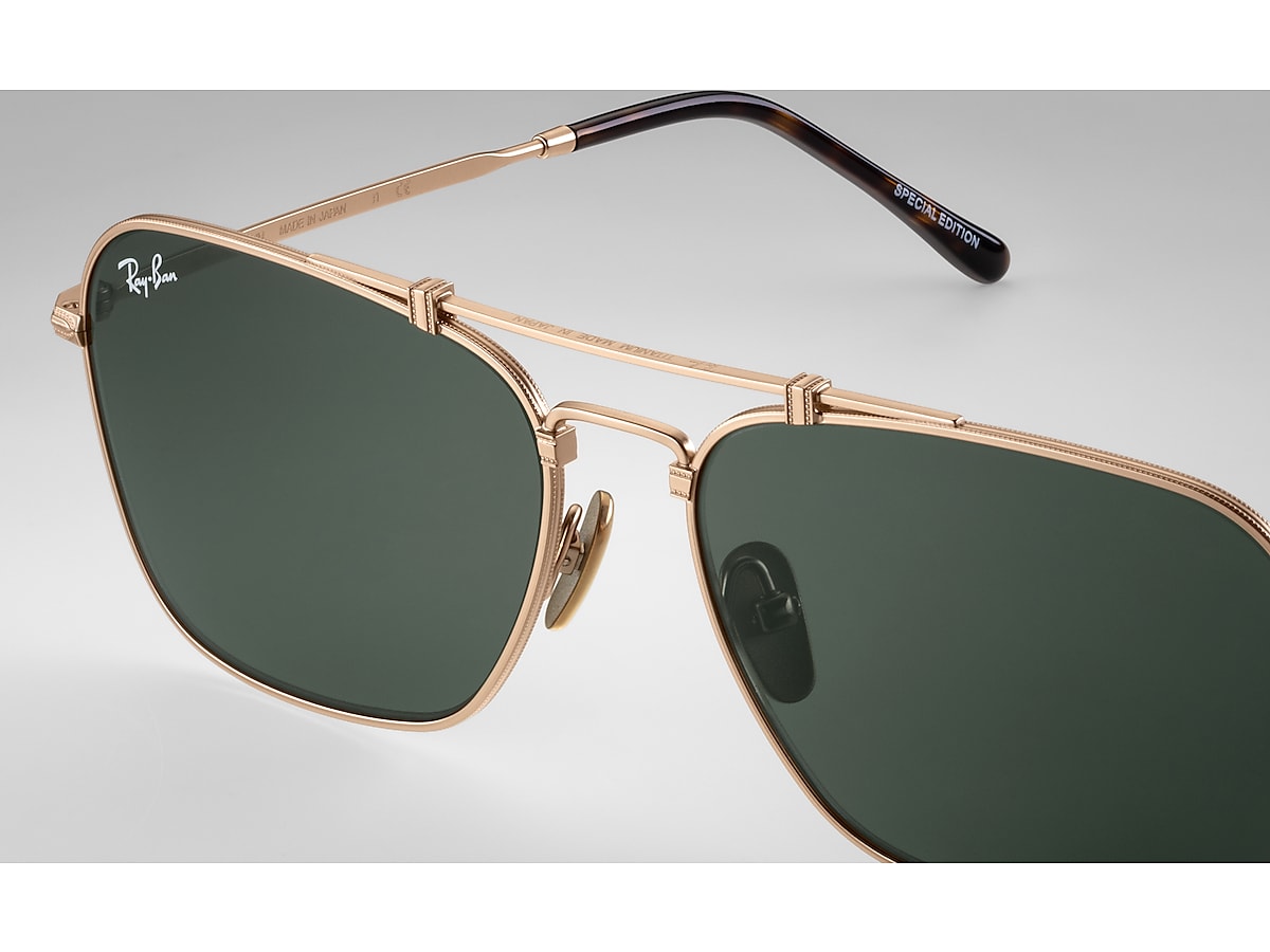 Caravan Titanium Sunglasses in Gold and Green | Ray-Ban®