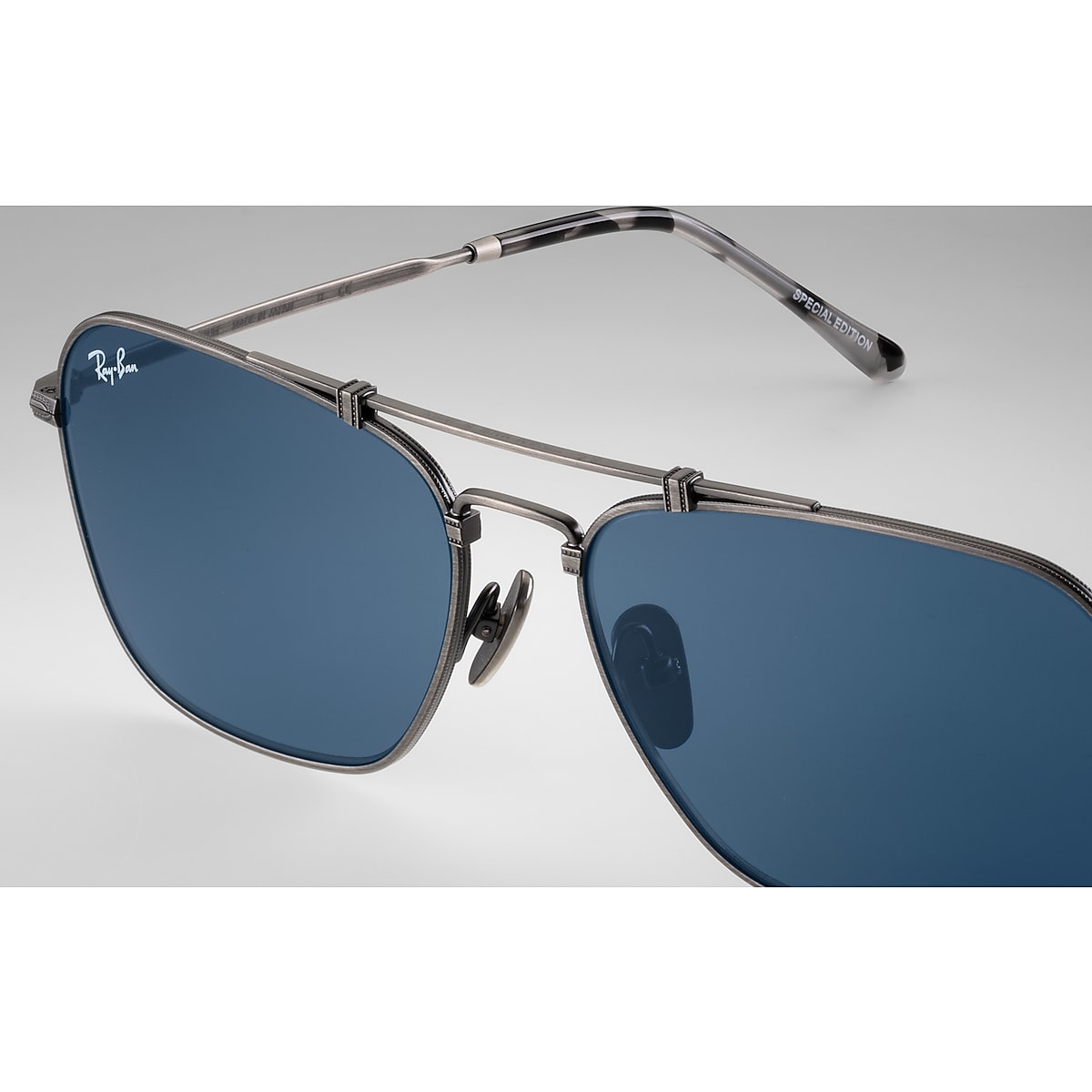 Caravan Titanium Sunglasses in Grey and Blue | Ray-Ban®