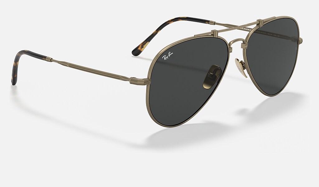 Huh borst Teken een foto Aviator Titanium Sunglasses in Antique Gold and Grey | Ray-Ban®