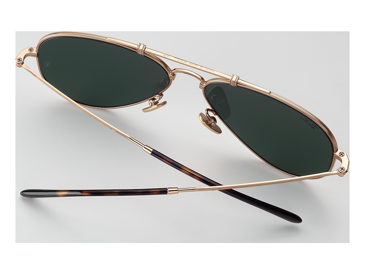 Aviator Titanium Sunglasses in Gold and Green | Ray-Ban®