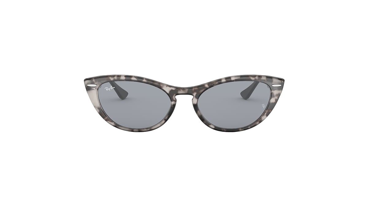 Between picture perturbation Nina Sunglasses in Grey Havana and Blue | Ray-Ban®