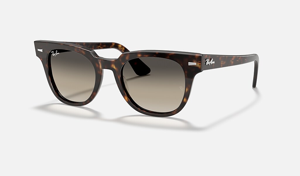 versieren afvoer Leugen Meteor Classic Sunglasses in Tortoise and Light Grey | Ray-Ban®
