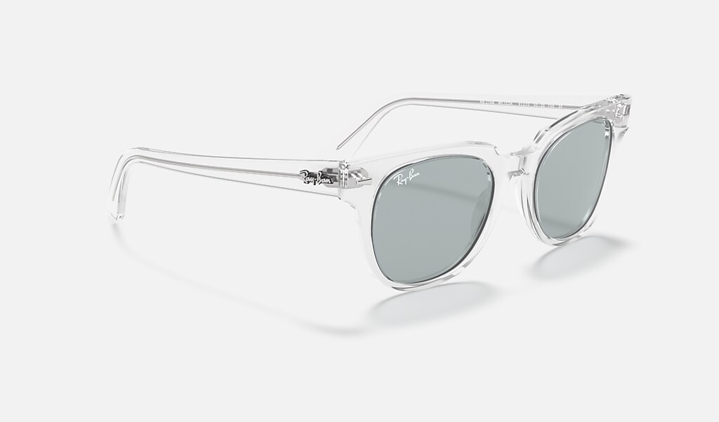 Meteor Washed Evolve Sunglasses in Transparente and Blue Photochromic | Ray- Ban®