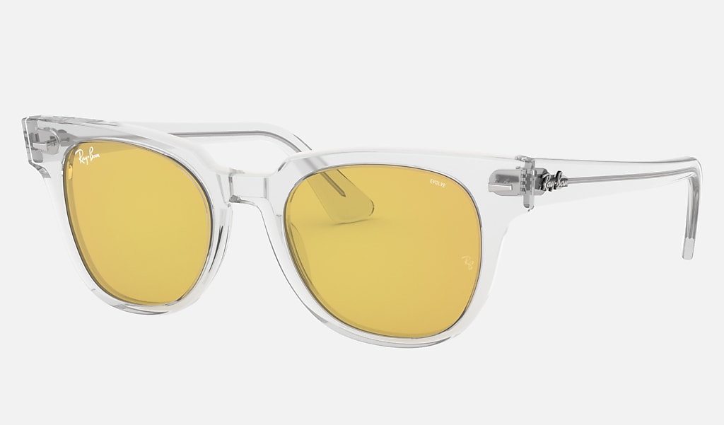 Meteor Washed Evolve Sunglasses in Transparent and Yellow Photochromic | Ray -Ban®