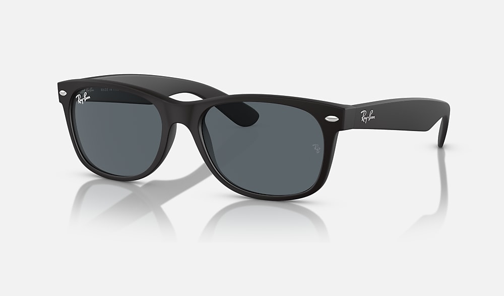 NEW WAYFARER CLASSIC Sunglasses in Black and Blue - Ray-Ban