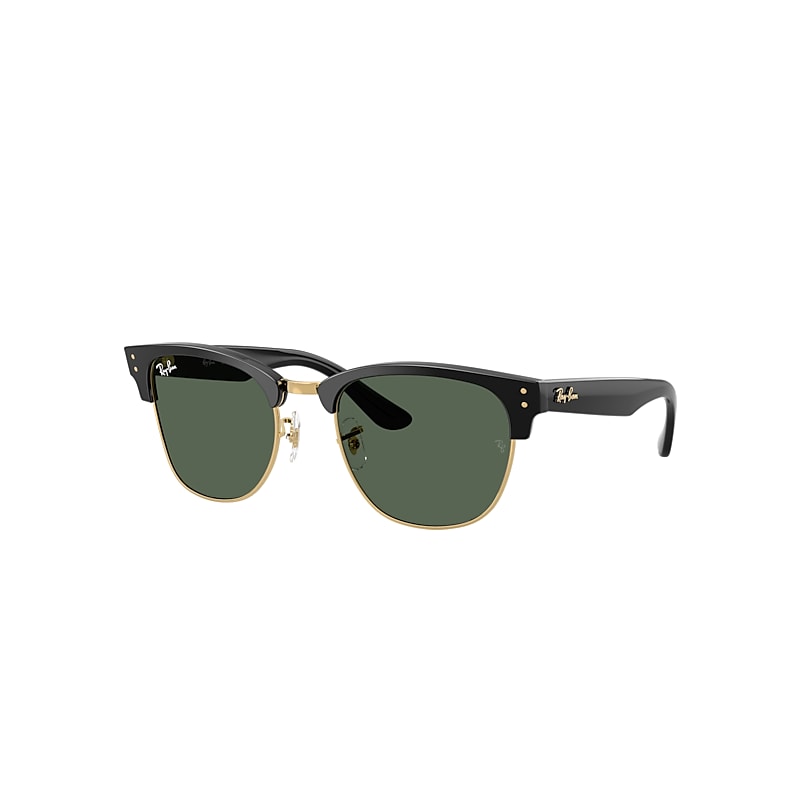 Óculos de Sol Ray-Ban linha Clubmaster.