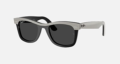 WAYFARER STREET NEAT Sunglasses in Black On Transparent and Clear
