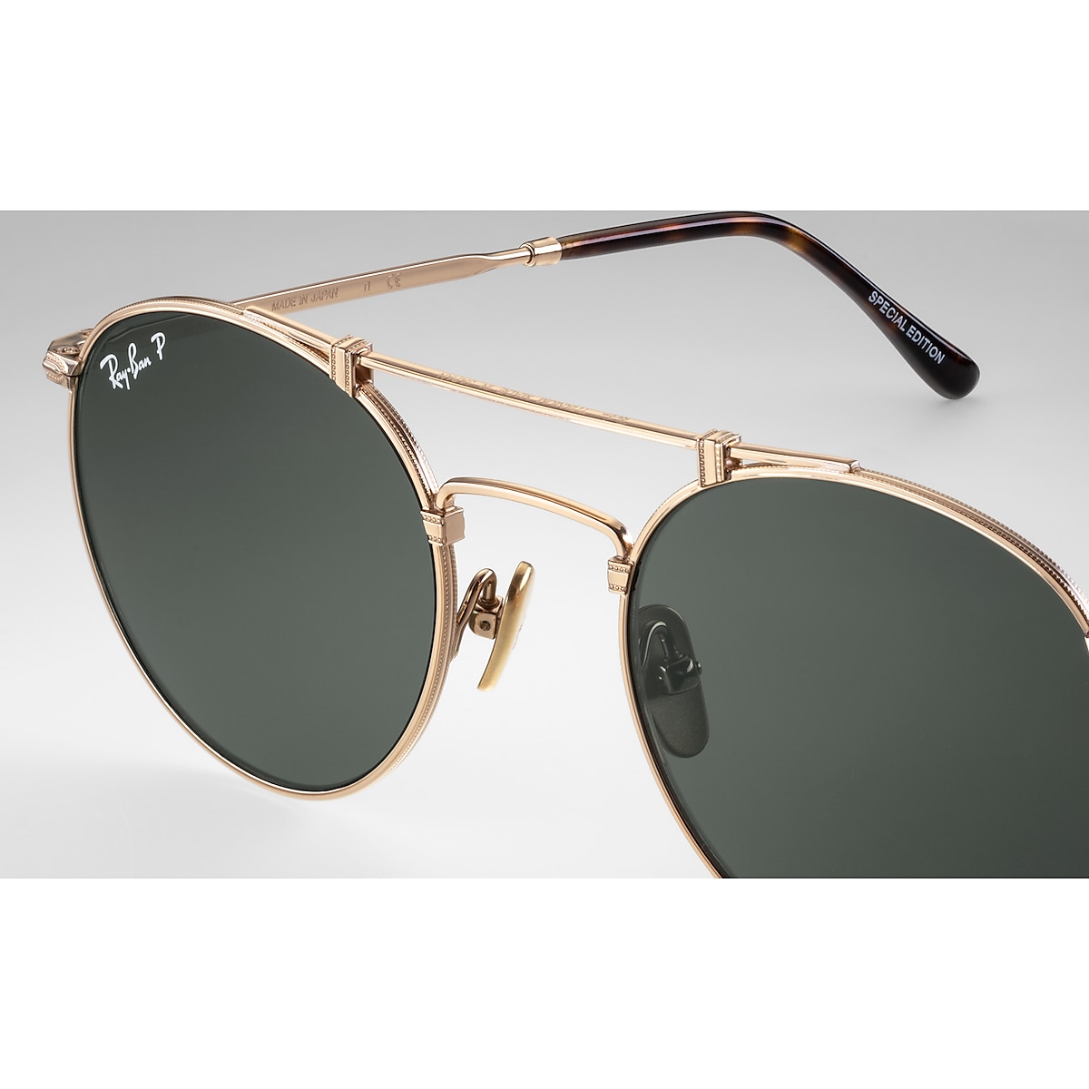 Round Double Bridge Titanium Sunglasses in Gold and Green | Ray-Ban®