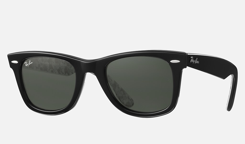 Wayfarer Kids Mickey M90th Sunglasses in Black and Green | Ray-Ban®