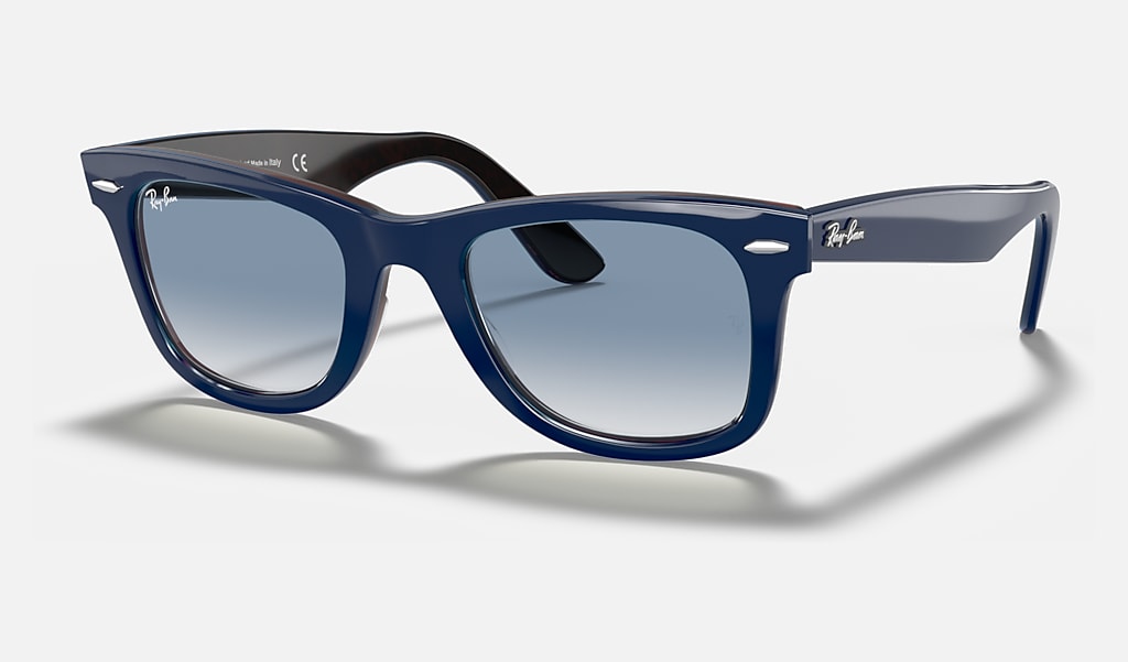 junto a exótico rango Gafas de Sol Original Wayfarer Color Mix en Azul y Azul Claro | Ray-Ban®