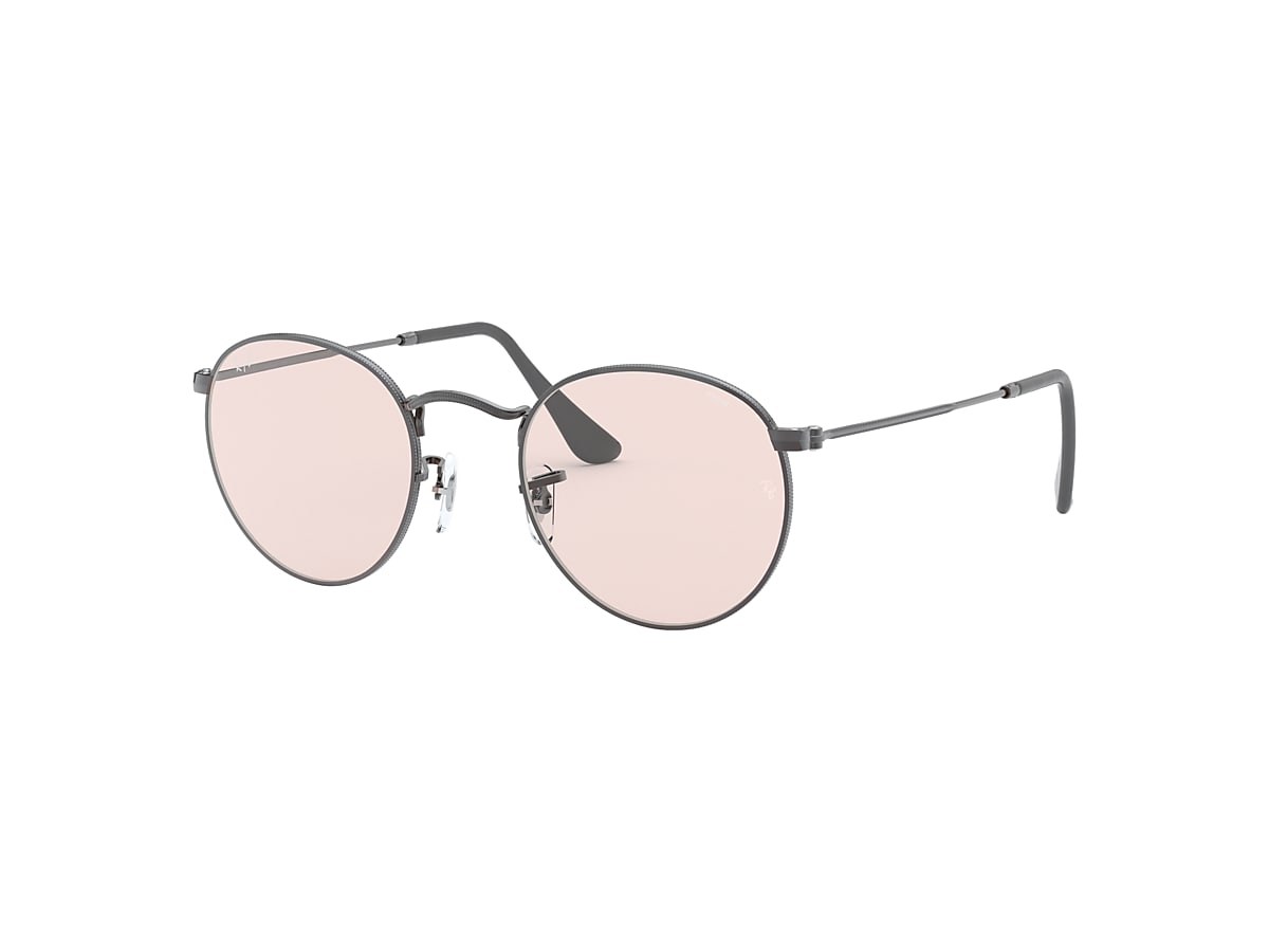 Round Solid Sunglasses in Gunmetal and Photochromic | Ray-Ban®