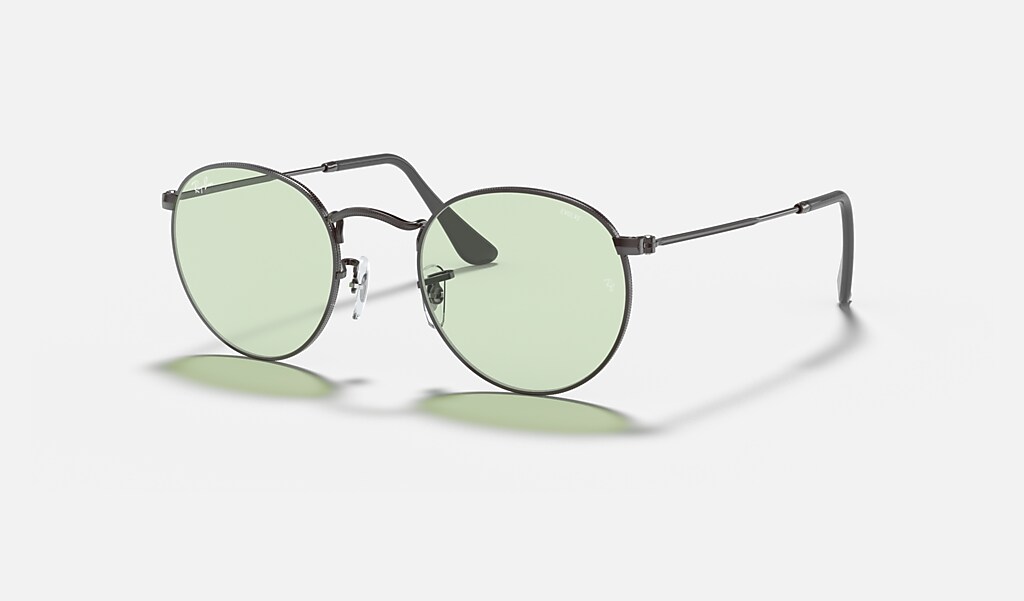 Round Solid Evolve Sunglasses in Gunmetal and Green/Blue Photochromic | Ray- Ban®