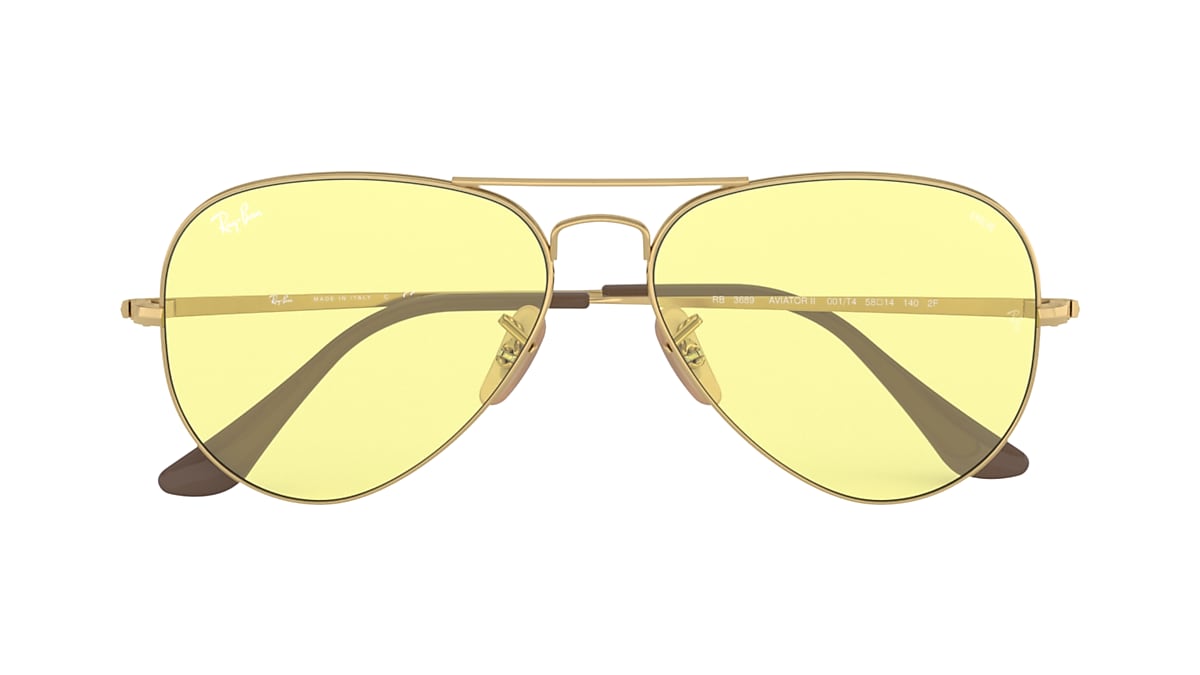 Rb3689 Solid Evolve Sunglasses in Gold and Yellow/Red Photochromic | Ray-Ban ®