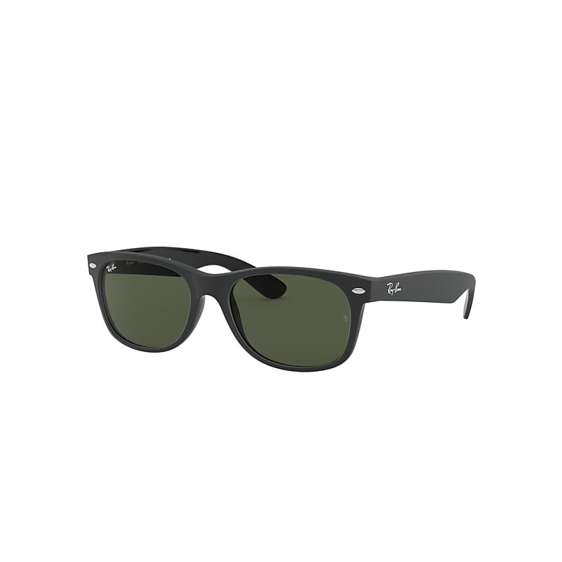 Óculos de Sol Ray-Ban estilo wayfarer.