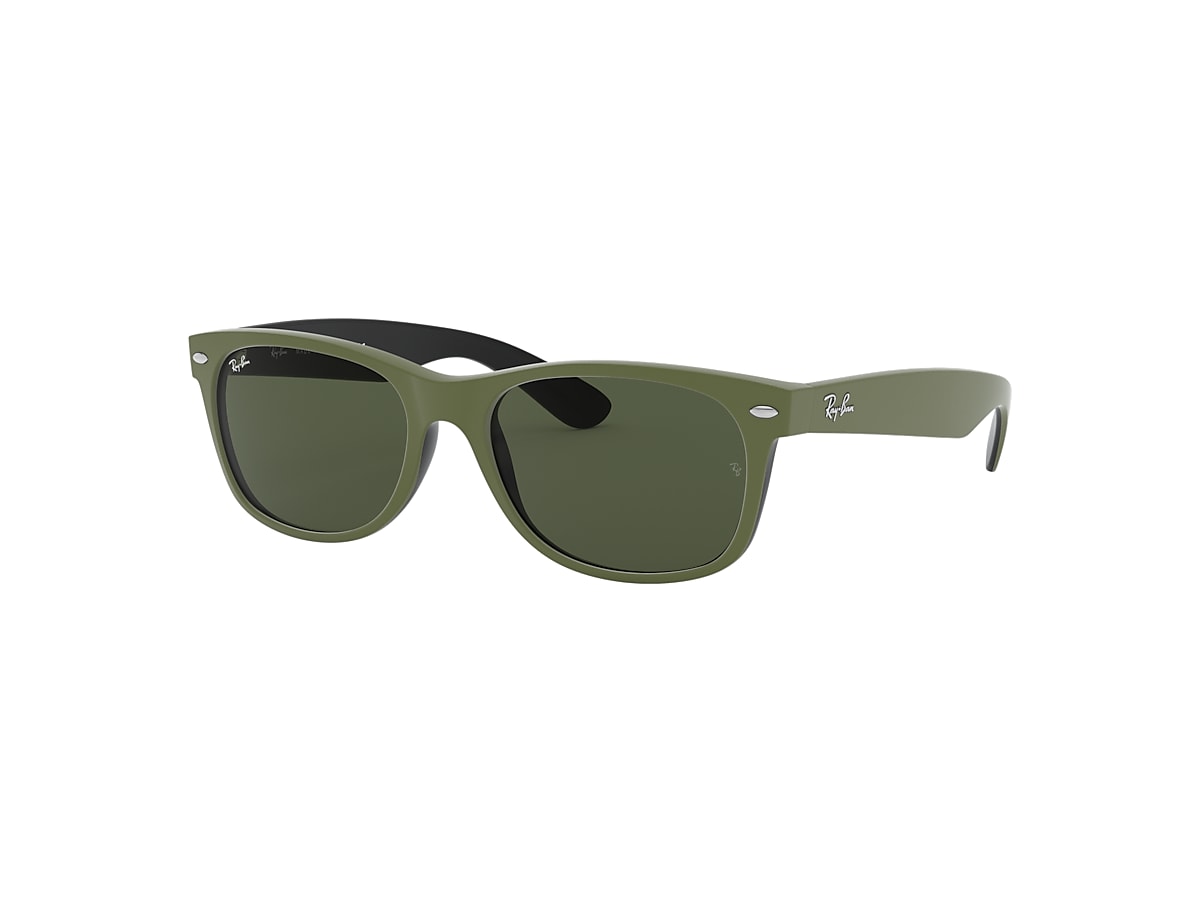 New Wayfarer Color Mix Sunglasses in Green and Green | Ray-Ban®
