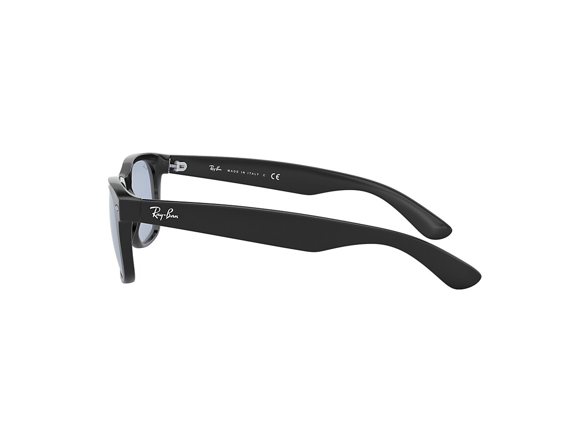 NEW WAYFARER CLASSIC Sunglasses in Black and Blue/Grey