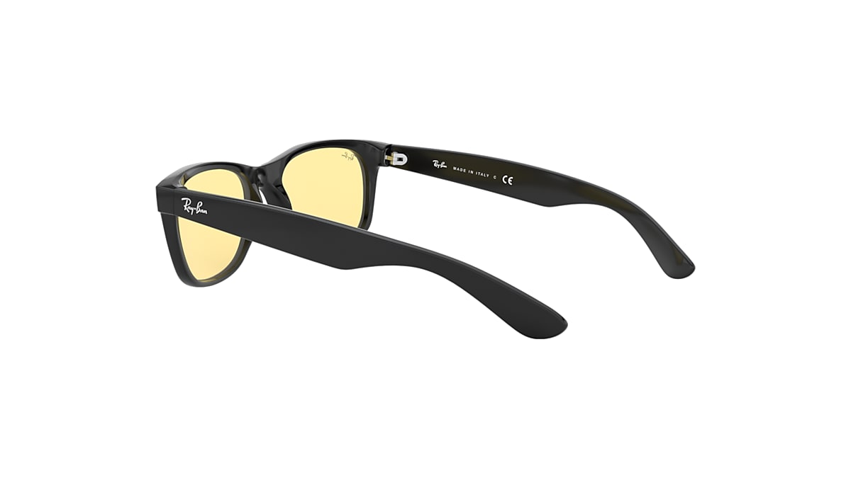 レイバン公式ストア】 Ray-Ban® NEW WAYFARER WASHED LENSES