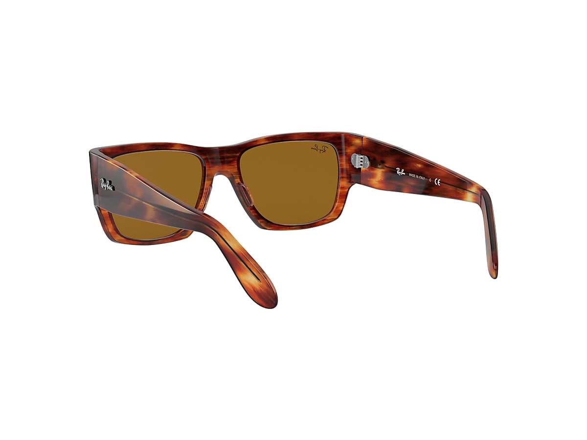 Nomad Sunglasses in Striped Havana and Brown | Ray-Ban®