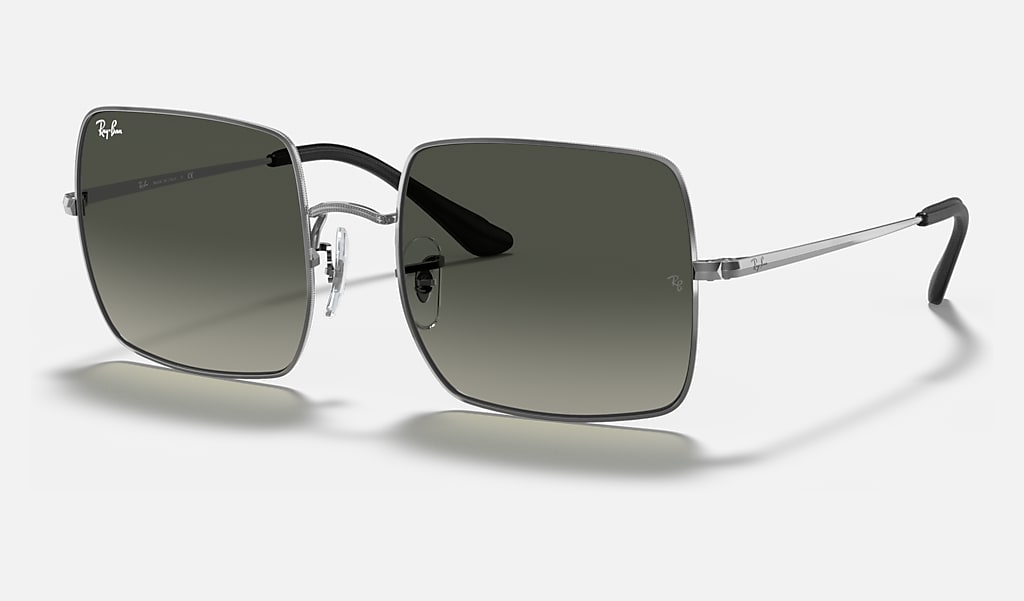 Ray-Ban Clearance Sale: Up to 50% off on Select Sunglasses